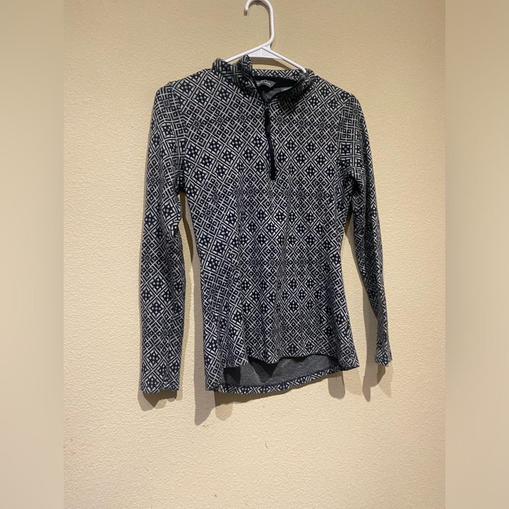 Womens Eddie Bauer sweatshirt